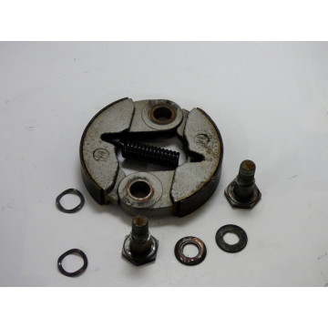 EMBRAYAGE KUBOTA D 330 XL (1)