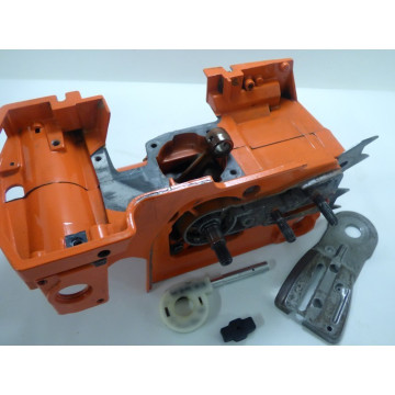 BAS-MOTEUR + POMPE A HUILE...