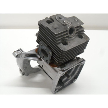SHORT-BLOC HUSQVARNA 132 R (1)