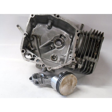 CYLINDRE-PISTON MOTEUR...