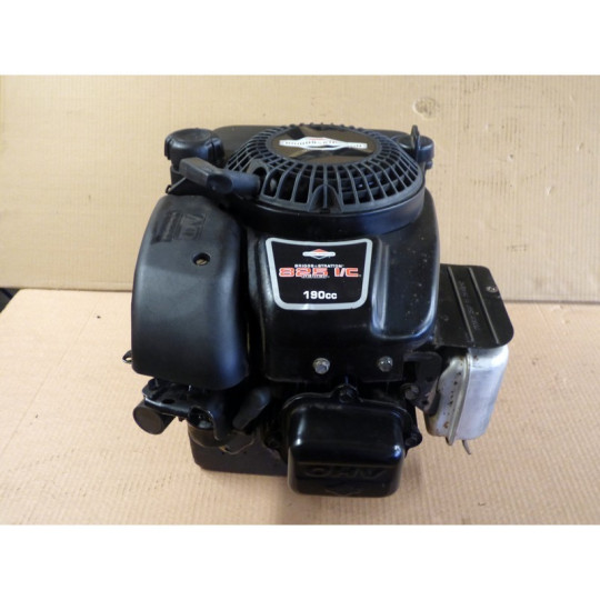 MOTEUR BRIGGS & STRATTON SERIE 825 I/C (1) MOTEUR B/S SERIE 825 I/C (1)