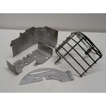TOLE + GRILLE MOTEUR B&S 5...