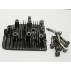 CULASSE MOTEUR B&S 5 HP 2...