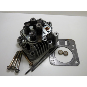 CULASSE + TIGES B&S 5.5 HP...