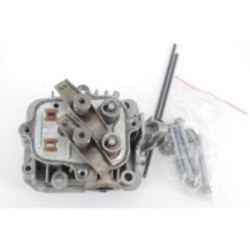 CULASSE + TIGES MOTEUR...