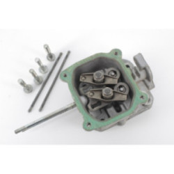 CULASSE + TIGES MOTEUR...