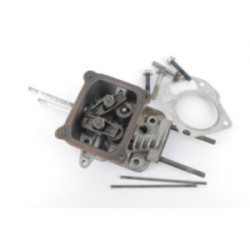 CULASSE + TIGES MOTEUR...