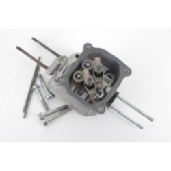 CULASSE + TIGES MOTEUR...