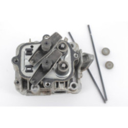 CULASSE + TIGES MOTEUR...