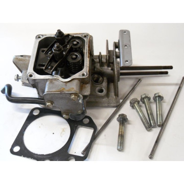 CULASSE COMPLETE MOTEUR...