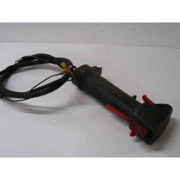 POIGNEE GAZ ROBIN NB 221 (2)