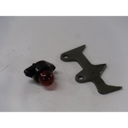 POMPE A ESSENCE + GRIFFE...