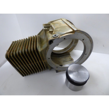 Cylindre / Piston Neuf...