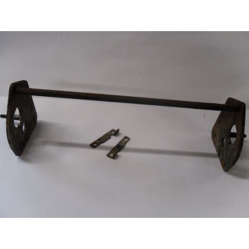 SUPPORT ROUES AVANT...