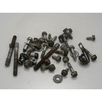 LOT VISSERIE MOTEUR SUZUKI...
